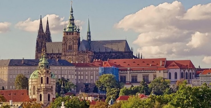 Becas completas para cursar una maestría en la Universidad Charles de Praga