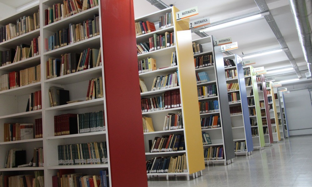 Recorrido institucional por la Biblioteca central de la Universidad