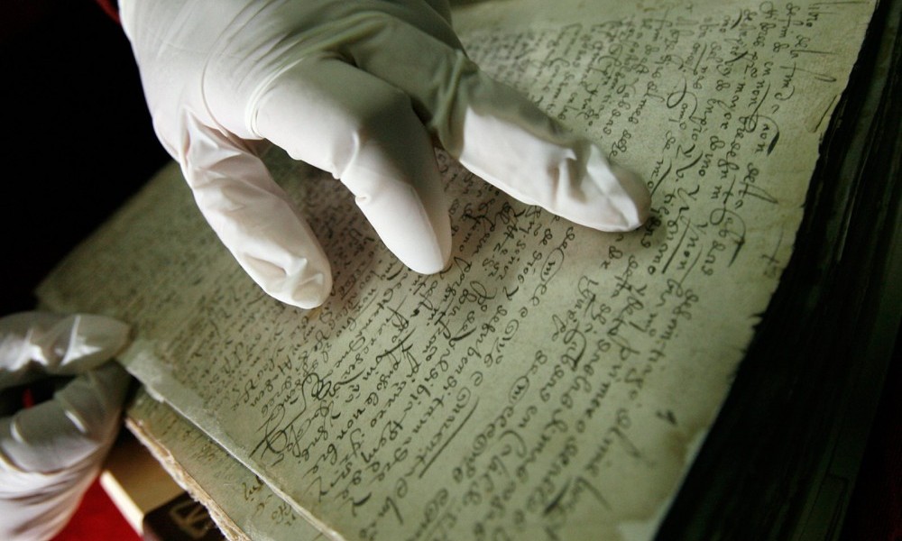 Capacitarán sobre la conservación de archivos históricos universitarios