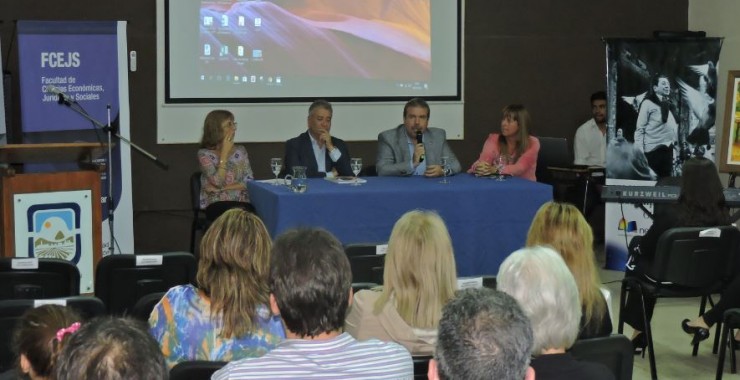 Presentaron el libro “Abriendo caminos hacia prácticas educativas innovadoras”