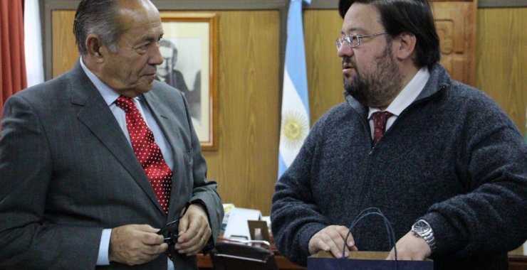 Adolfo Rodríguez Saá visitó la Universidad Nacional de San Luis