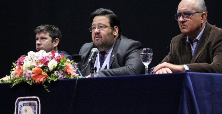 Ponen en debate el futuro del trabajo en las Universidades