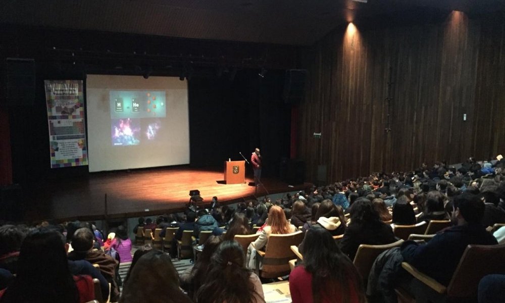 Más de 800 alumnos celebran la creación de la Tabla Periódica