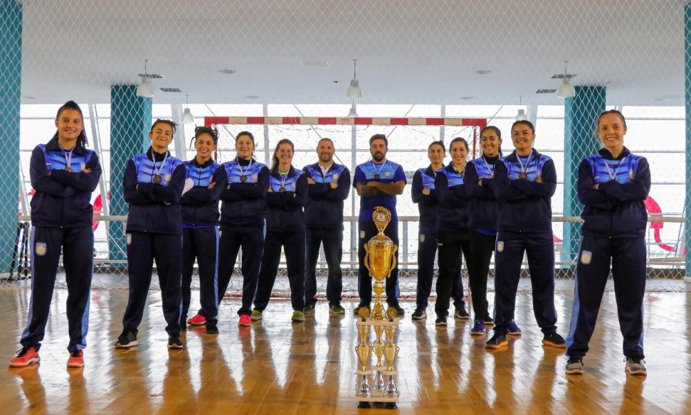 Campeonas: el handball femenino de la UNSL en lo alto