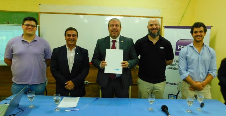 Firma de convenio para la utilización de la plataforma «Tango»