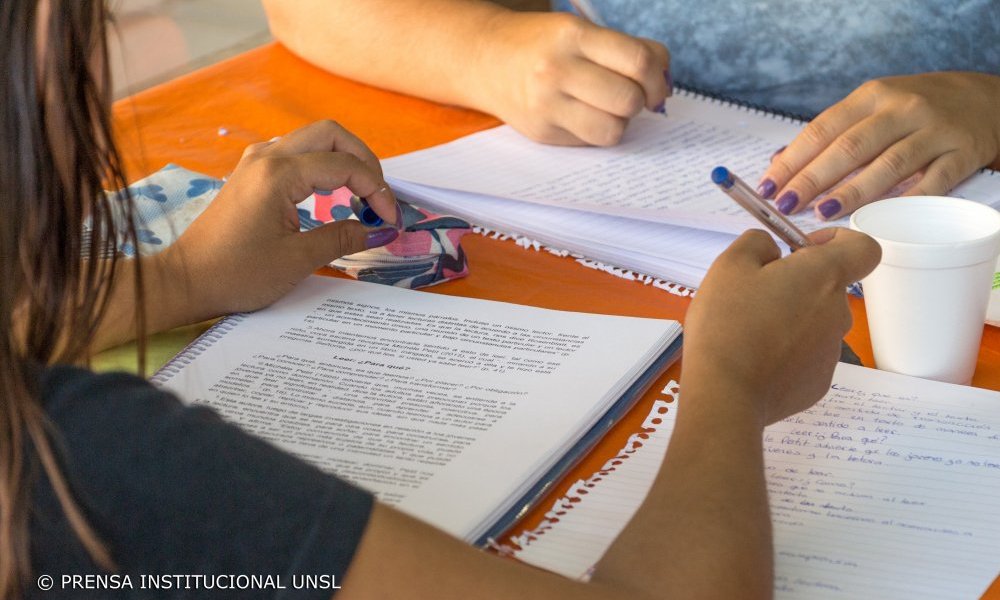 Ofrecen acompañamiento psicológico a estudiantes en cuarentena