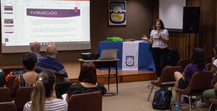 Periodistas se capacitaron para el tratamiento mediático de temáticas de femicidios y violencias