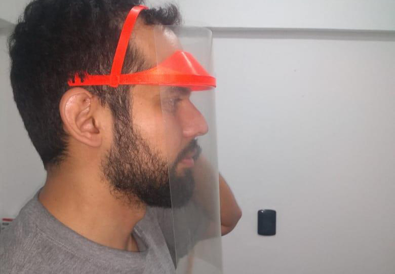 Diseñan prototipos de máscaras para el Sistema de Salud en impresoras 3D
