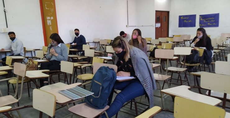 FCEJS: Más de 900 alumnos se presentan al primer llamado de exámenes presenciales