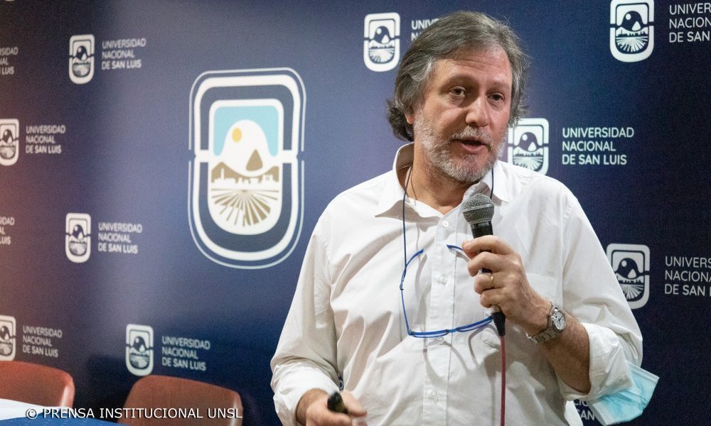 Batthyány disertó sobre la institucionalización de la ciencia, tecnología e innovación en Montevideo