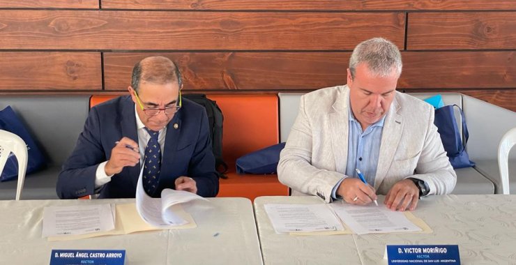 Moriñigo firmó el convenio de ingreso de las universidades de CRISCOS a AUIP
