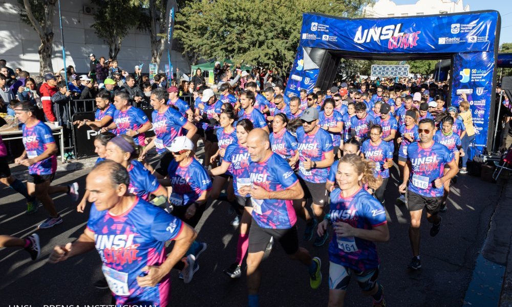 Cerca de mil atletas participaron de la segunda edición de la «UNSL Corre»