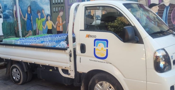 La UNSL acercó a El Trapiche la primera carga con donaciones para bomberos