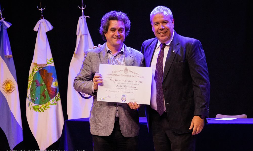 El Dr. Soler Illia recibió la máxima distinción honorífica de la Universidad