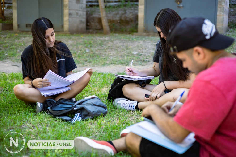 Seis Facultades prorrogan las preinscripciones online