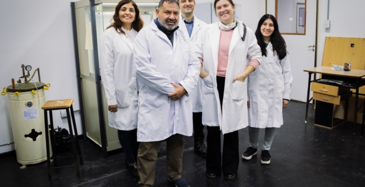 Un laboratorio para la Microbiología Aplicada en la FICA