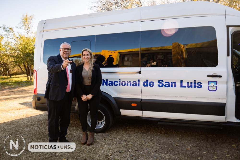 Turismo y Urbanismo recibió un vehículo para prácticas de campo
