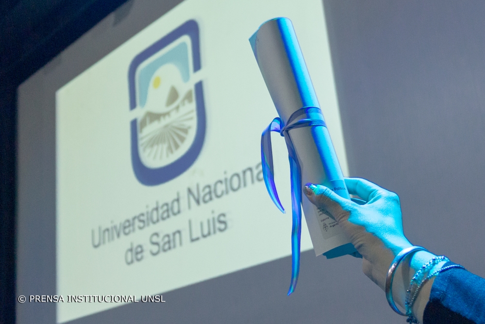 Se aproximan las primeras colaciones de grados del año