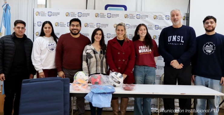 Turismo y Urbanismo recibió elementos deportivos para sus estudiantes