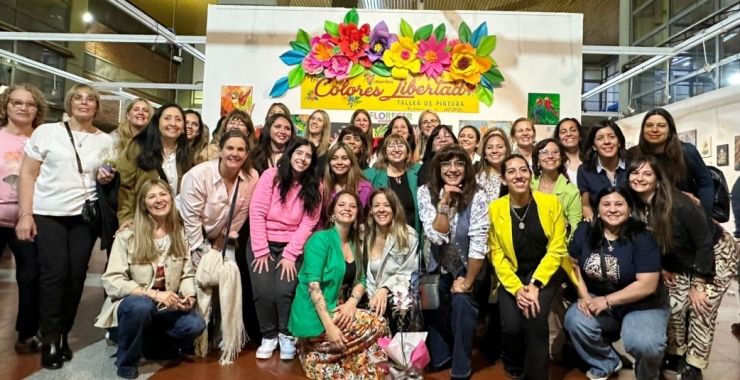 «Conectarse con el mundo interno, con los colores como libertad»