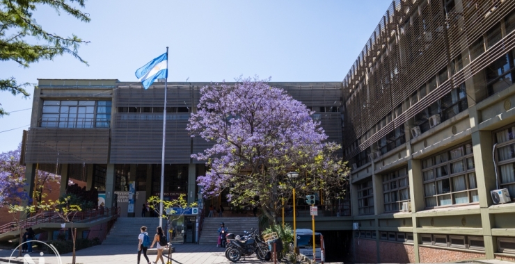 Incorporan al membrete oficial la leyenda: «50 años por la memoria, la verdad y la justicia. Nunca más»