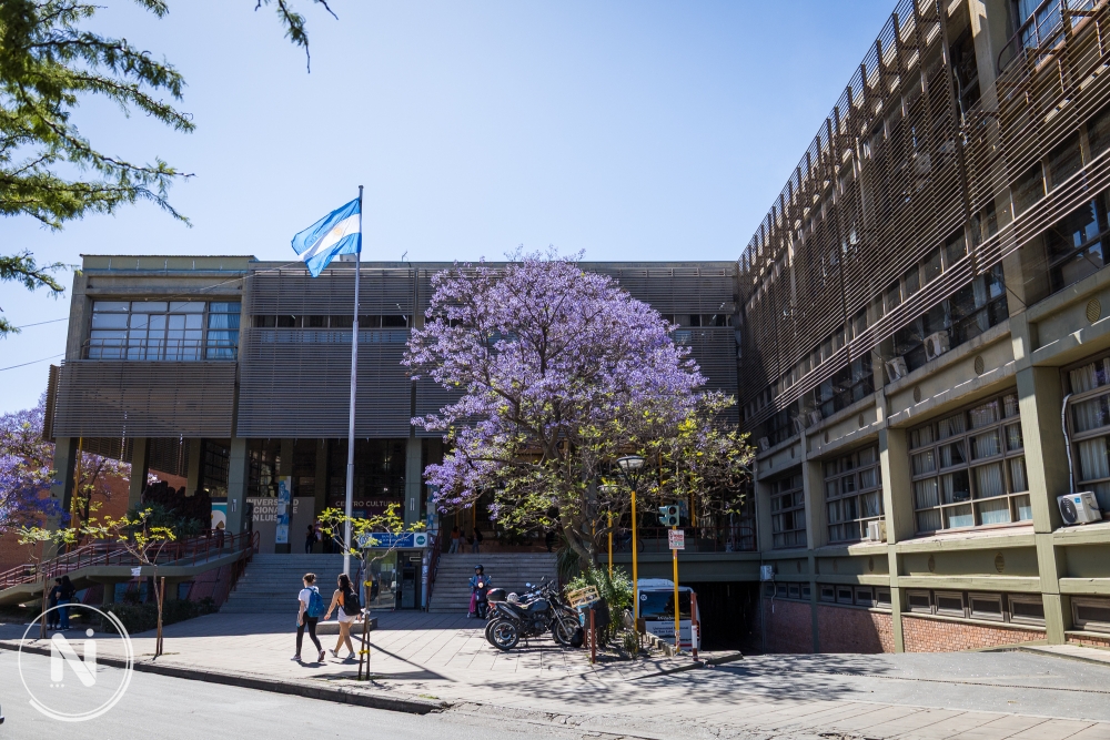 Incorporan al membrete oficial la leyenda: «50 años por la memoria, la verdad y la justicia. Nunca más»