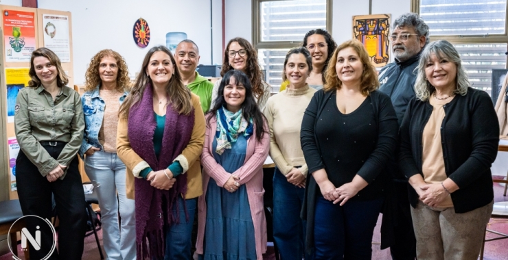 Investigan cómo el universo digital influye en la construcción de la identidad adolescente